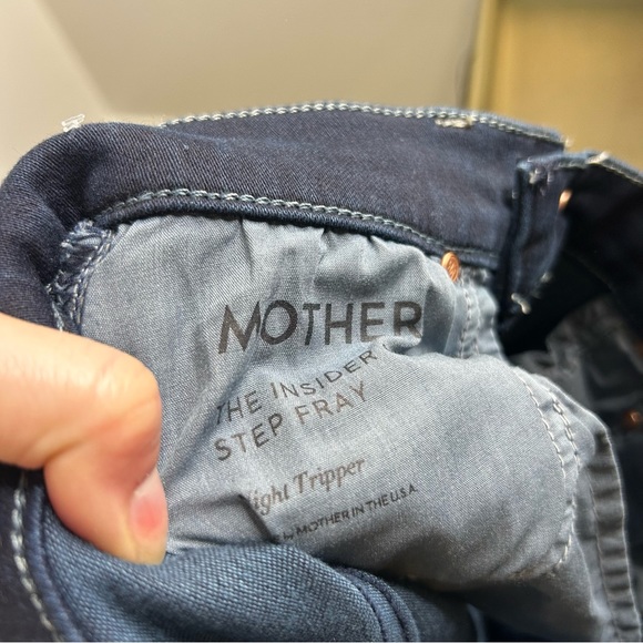 MOTHER Insider Crop Step Fray Dark Wash Jean in Night Tripper Size 23 - Picture 15 of 15